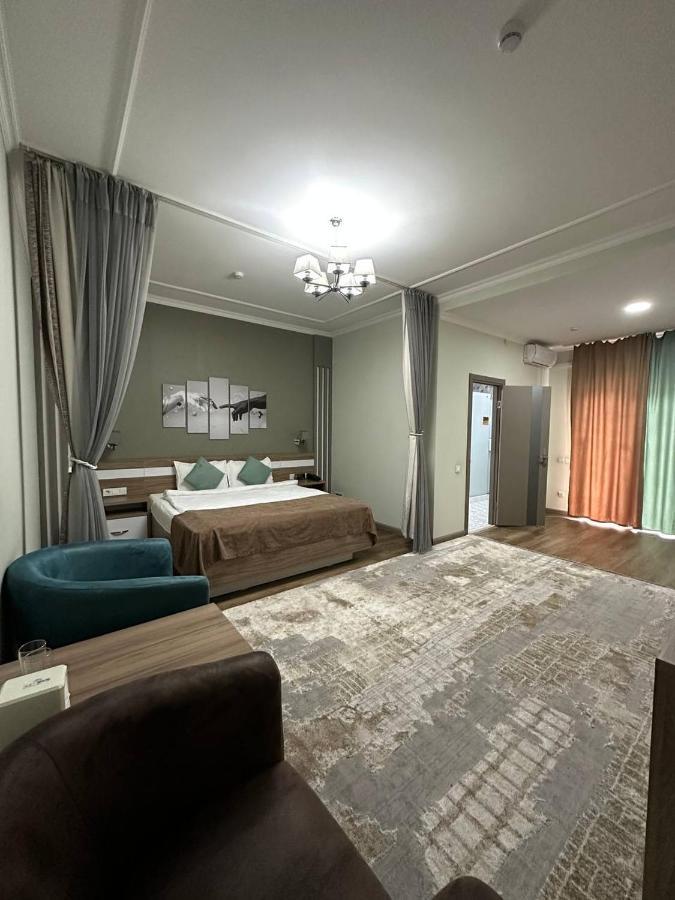 Gоlden Dragon Villa Hotel บิชเคก ภายนอก รูปภาพ