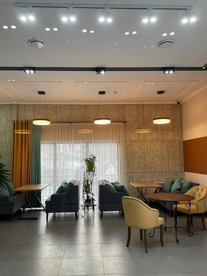 Gоlden Dragon Villa Hotel บิชเคก ภายนอก รูปภาพ