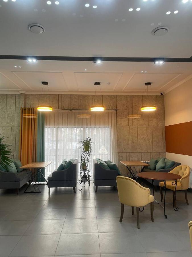 Gоlden Dragon Villa Hotel บิชเคก ภายนอก รูปภาพ