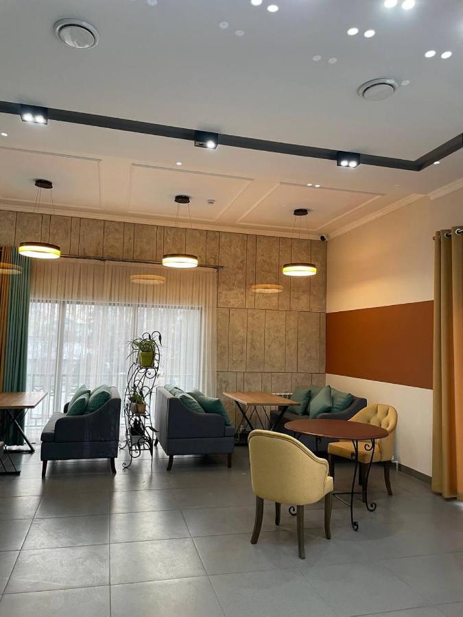 Gоlden Dragon Villa Hotel บิชเคก ภายนอก รูปภาพ
