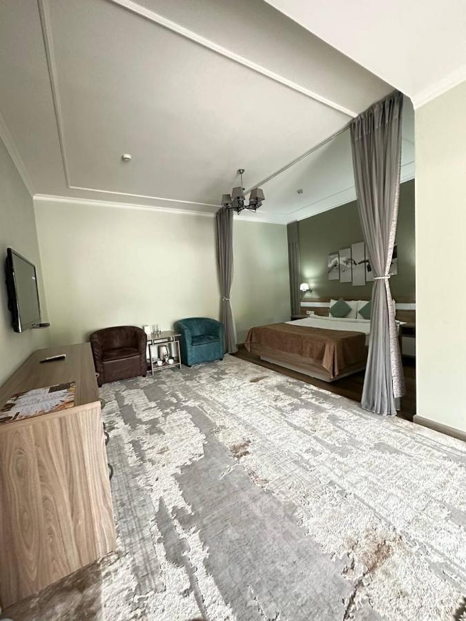 Gоlden Dragon Villa Hotel บิชเคก ภายนอก รูปภาพ