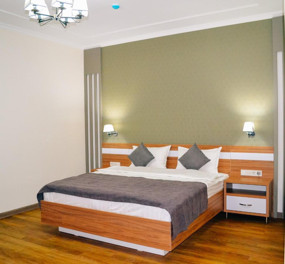 Gоlden Dragon Villa Hotel บิชเคก ภายนอก รูปภาพ