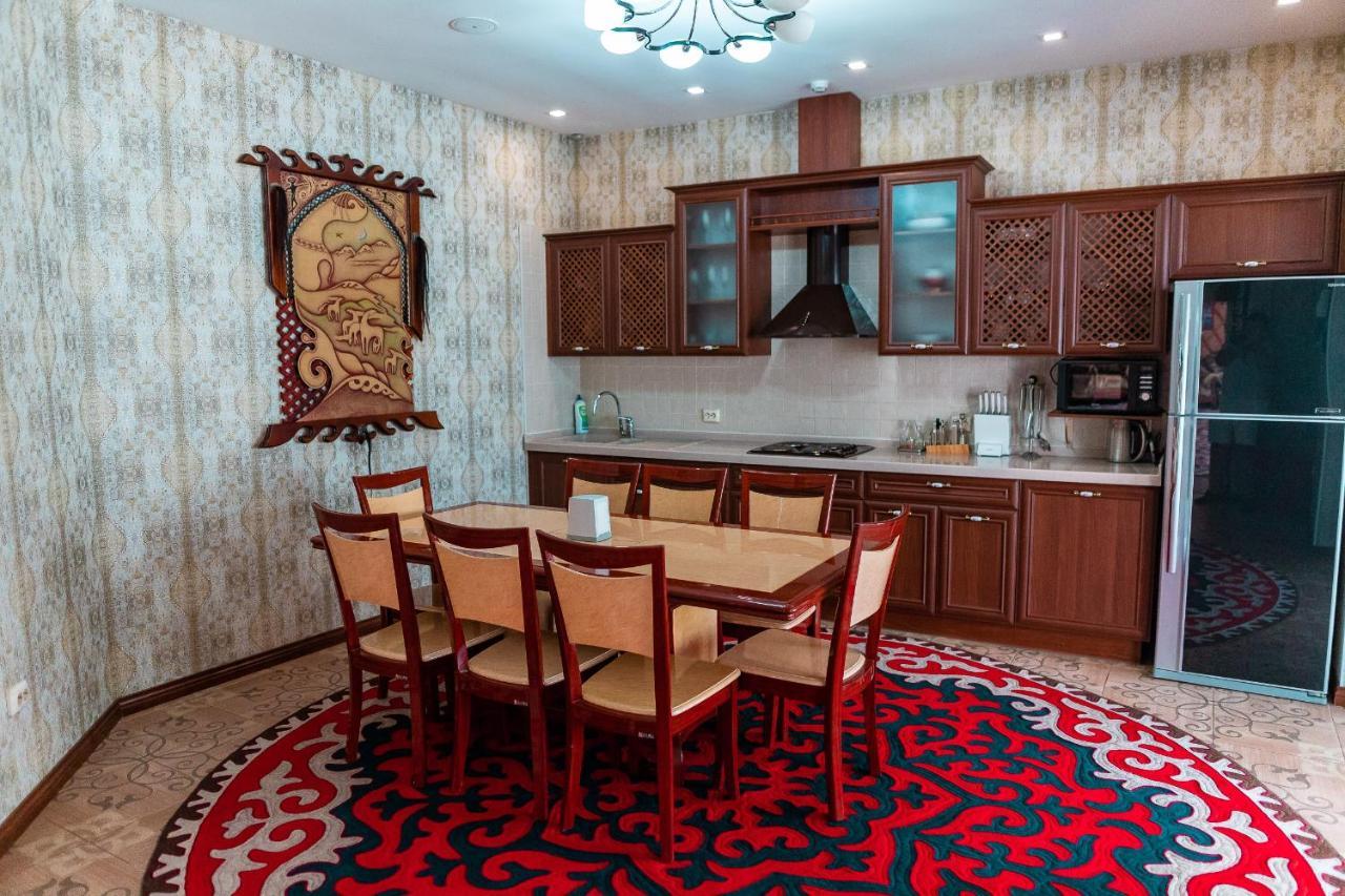 Gоlden Dragon Villa Hotel บิชเคก ภายนอก รูปภาพ