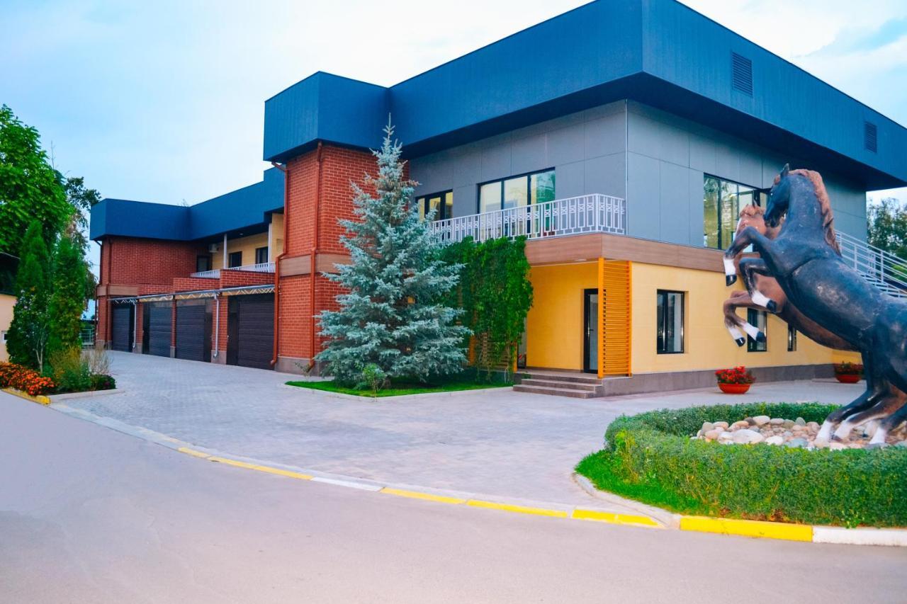Gоlden Dragon Villa Hotel บิชเคก ภายนอก รูปภาพ