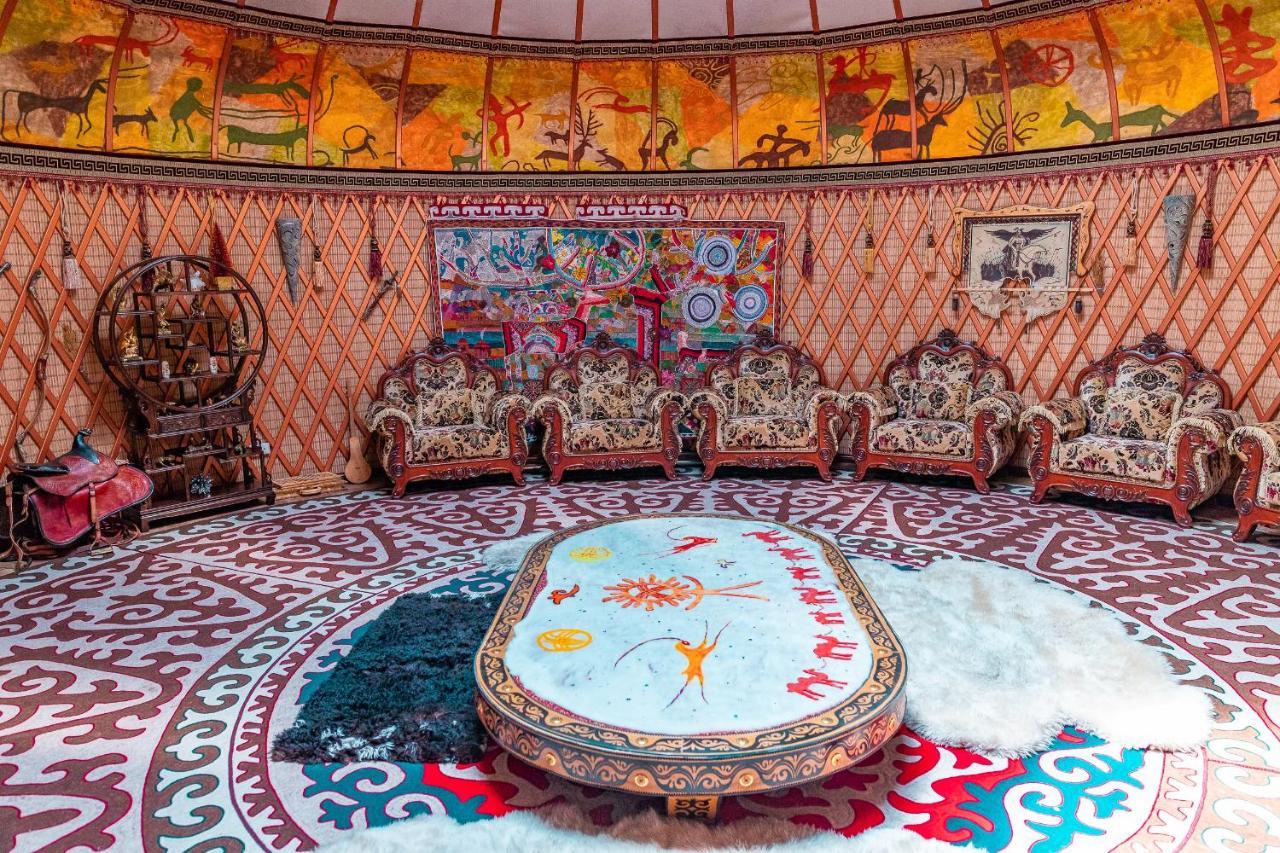 Gоlden Dragon Villa Hotel บิชเคก ภายนอก รูปภาพ