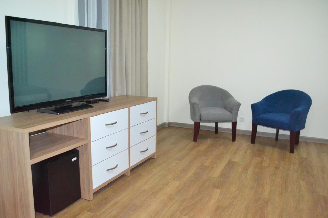 Gоlden Dragon Villa Hotel บิชเคก ภายนอก รูปภาพ