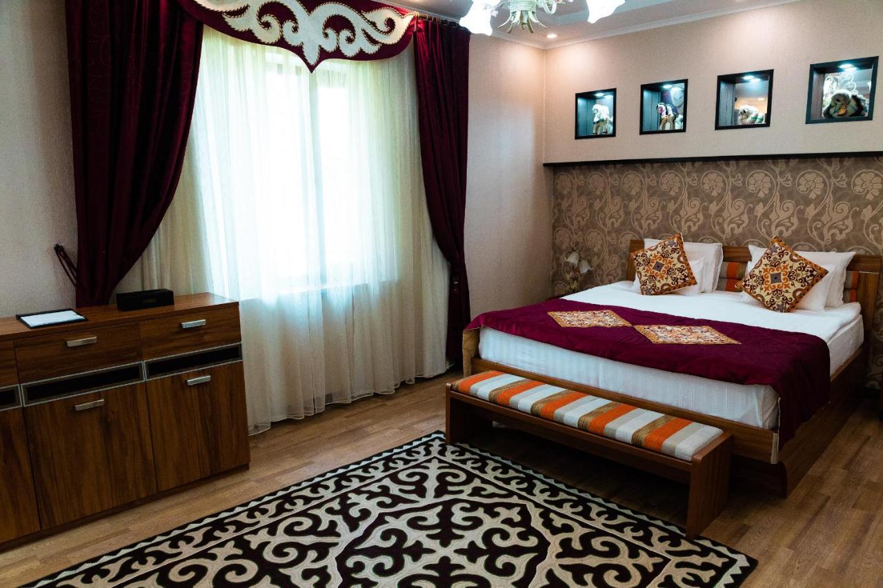 Gоlden Dragon Villa Hotel บิชเคก ภายนอก รูปภาพ